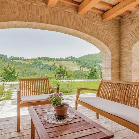 Two-bedroom In Urbino -pu- アパート Maciolla